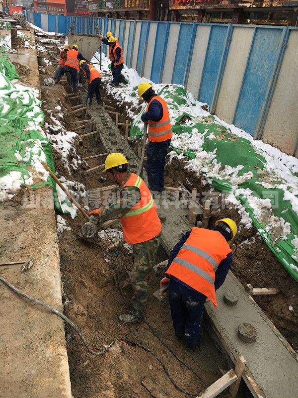 濟(jì)南市軌道交通R2線一期土建工程施工五標(biāo)段長途汽車站風(fēng)險(xiǎn)源處理工程 (8).JPG